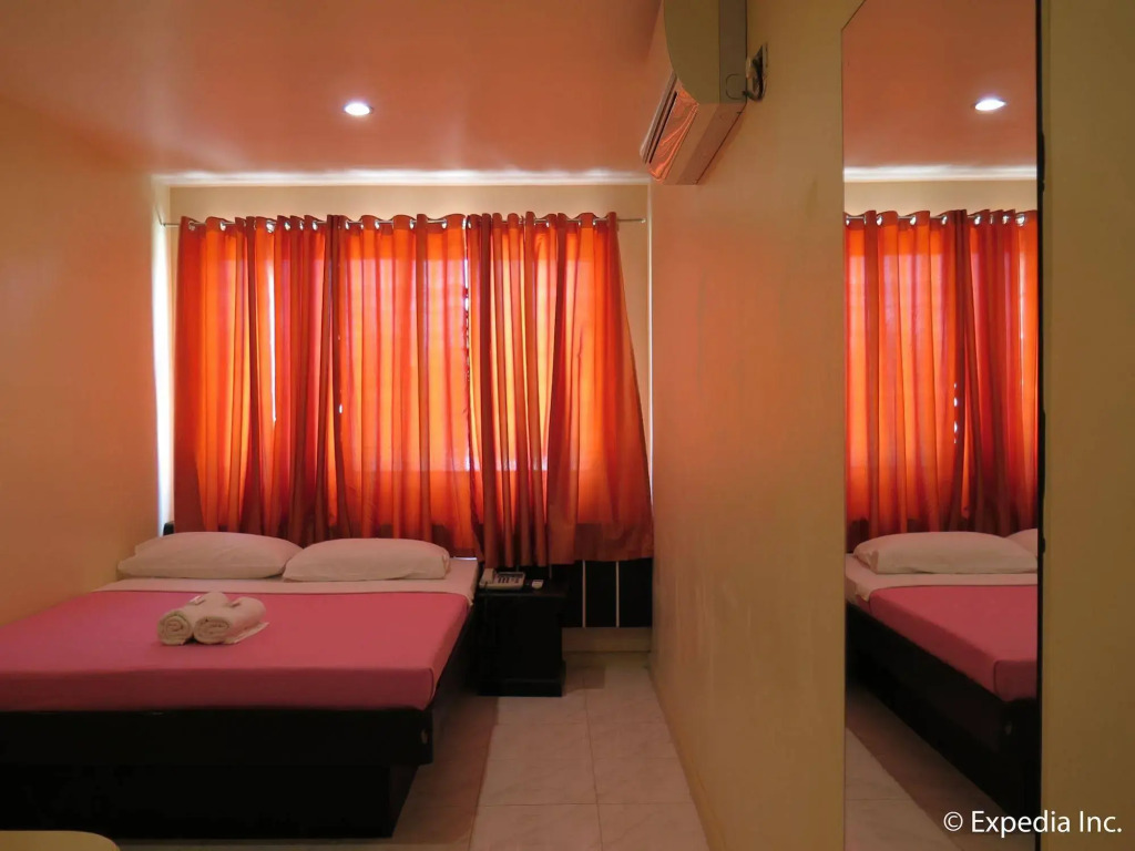 Royale House Hotel Davao powered by Cocotel