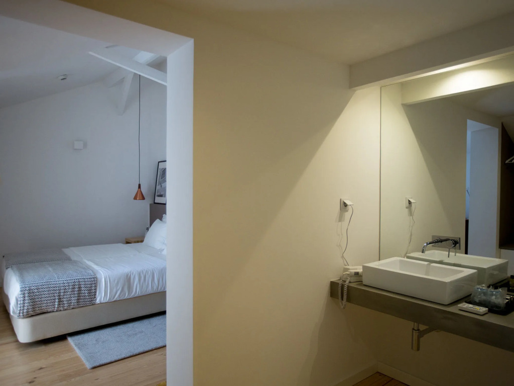 The 8 - Downtown Suites