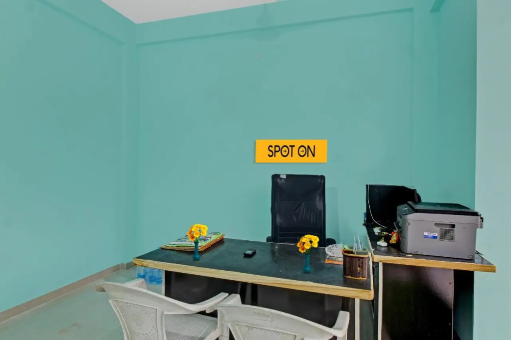 Spot On 700247 Utkarsh Inn