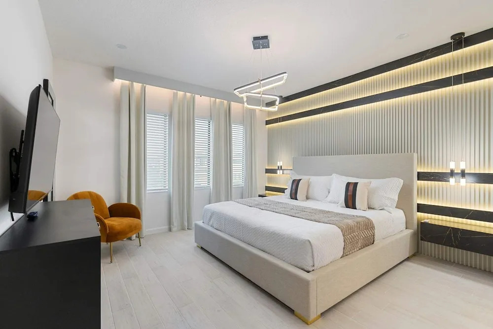 5911 Luxury 10bd Family Home For an Unforgettable Vacation