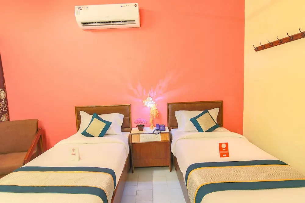OYO 10709 Hotel SBT