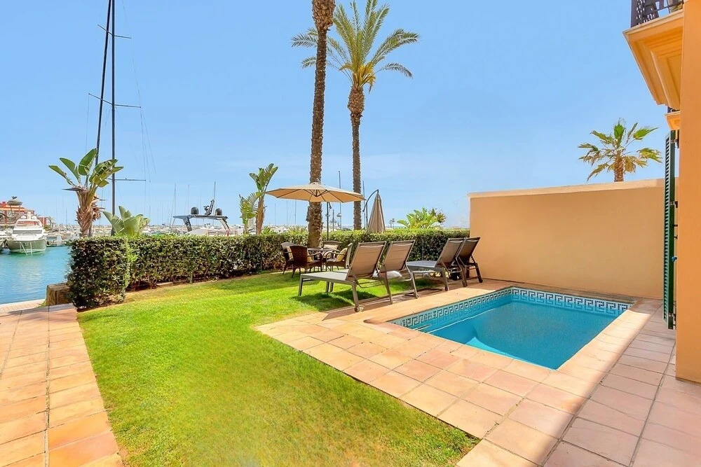 YOLO Spaces - Sotogrande Marina Luxury Apartment