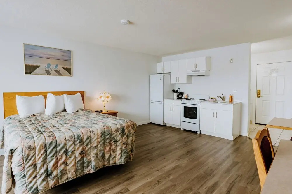 Western Budget Plus Mosaic Suites