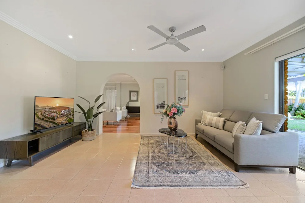 HomeHotel 4 Bedroom & Homeoffice with Nice Pool