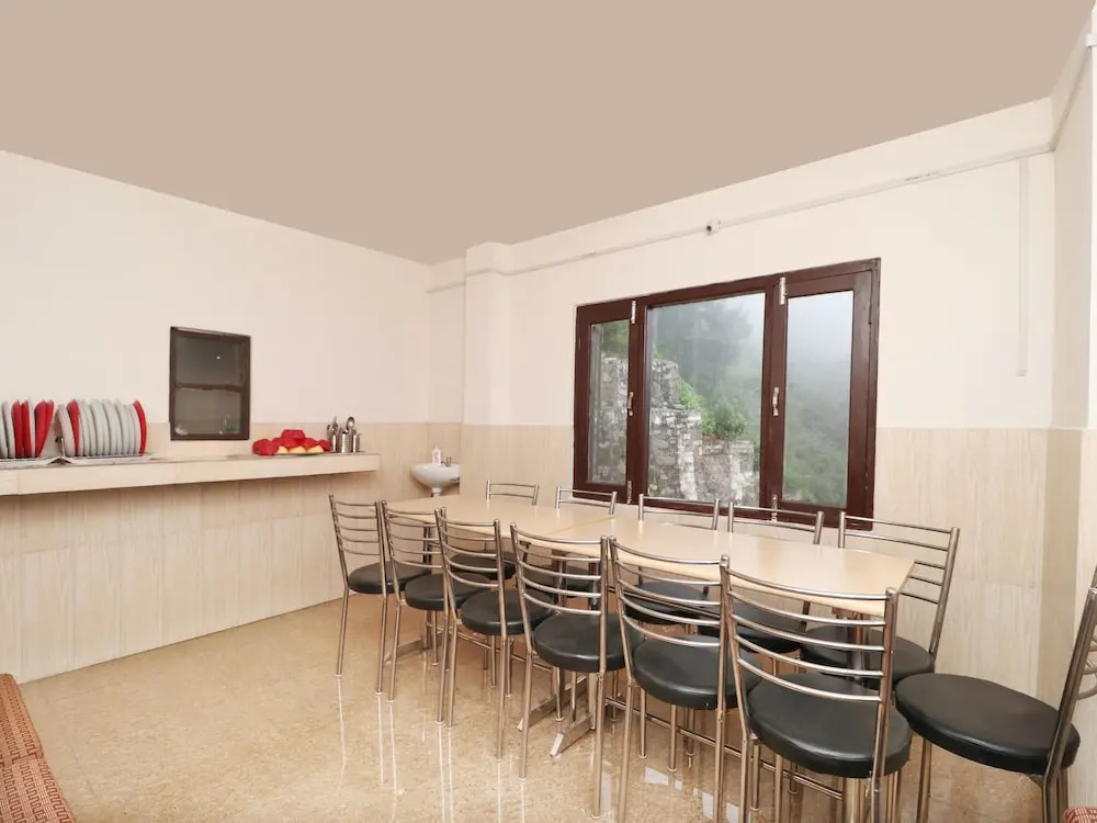 OYO Home 18565 Restful Stay