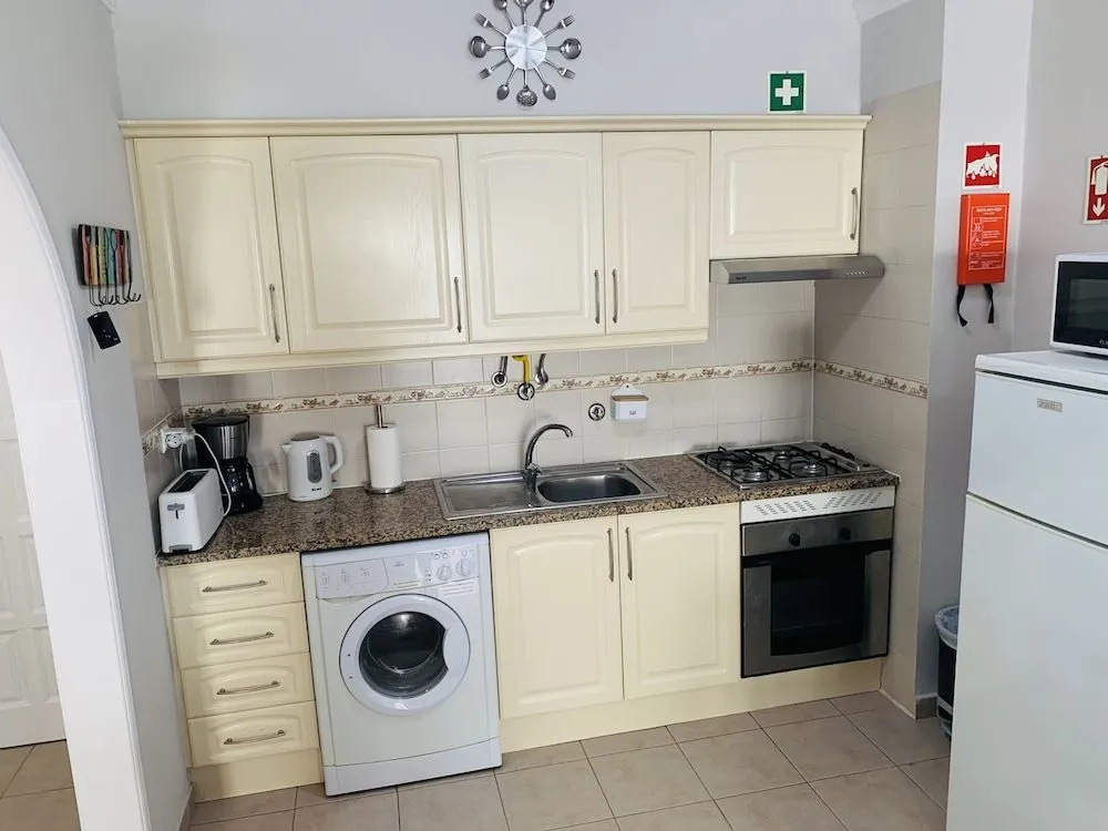 Cosy Apartment, Pool, in Praia Da Rocha, Portimao