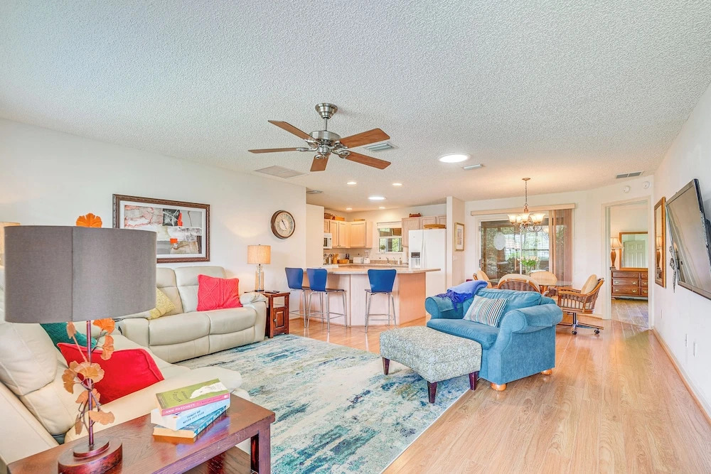 Home in The Villages w/ Lanai & Private Hot Tub