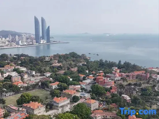 Xiamen 52 Hertz Scenic Apartment (Shimao Twin Towers)