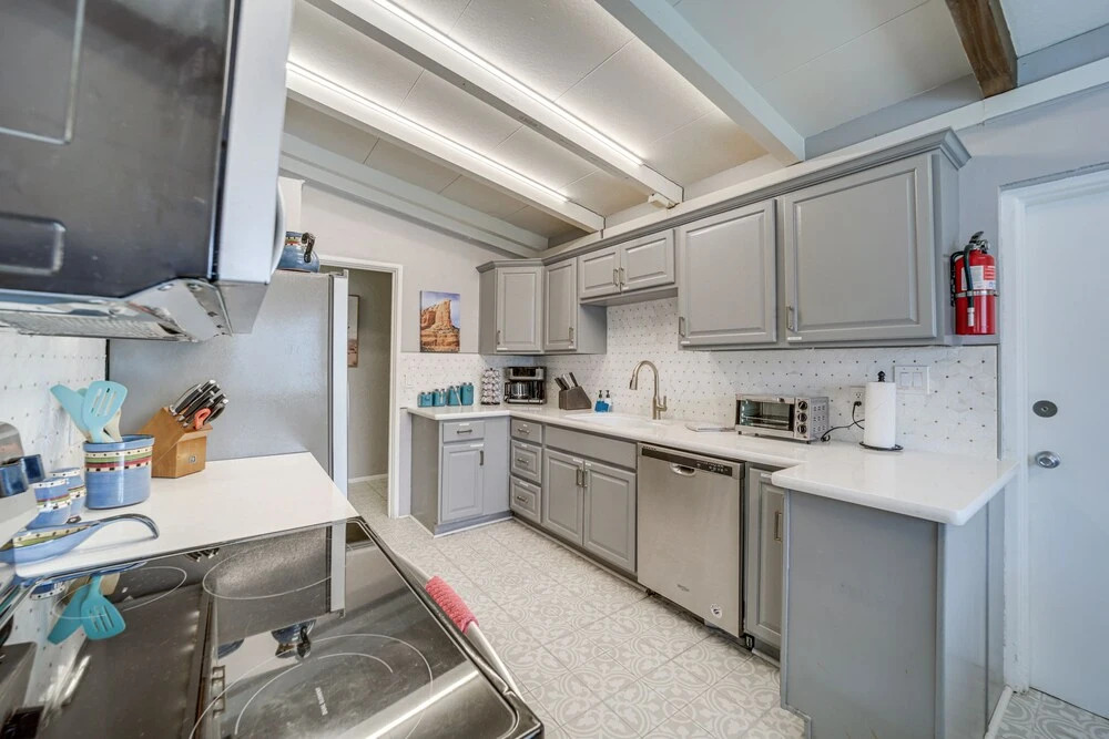 Pet-friendly Sedona Home: Hot Tub, Walk to Trails!