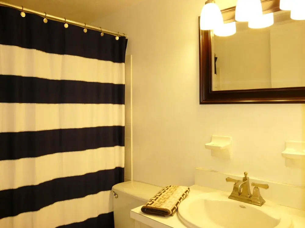 Inviting Condo With Pool Just a Steps From the Beach