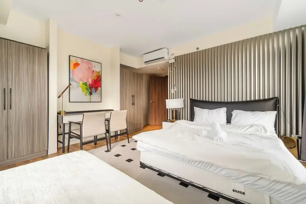 Luxury Penthouse & High-Floor Hotel near City of Dreams, Airport, Okada, and Solaire Casino