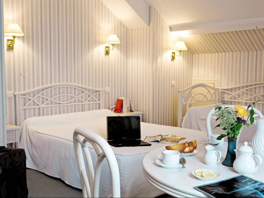 Logis Hôtel du Pont Neuf