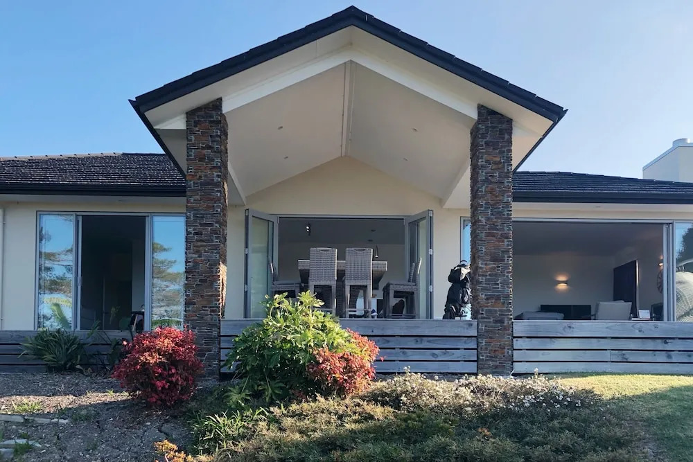 Deluxe Coastal Home & Award-winning Golf