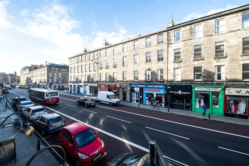 Spacious 4 Bedroom Apartment on the South Side