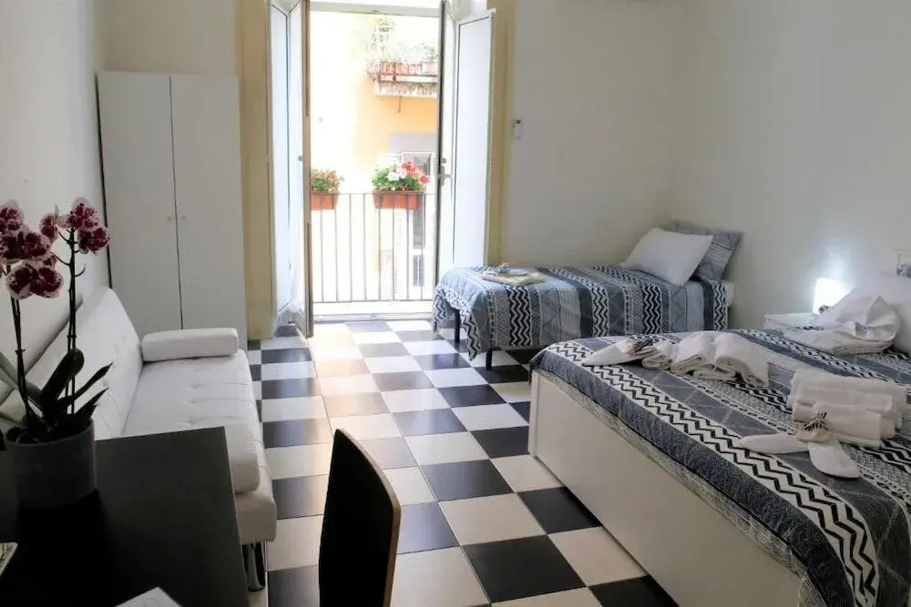 Mb Napoles Rooms