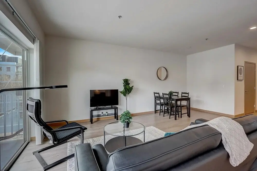 Chic Central Apartment with Free Parking