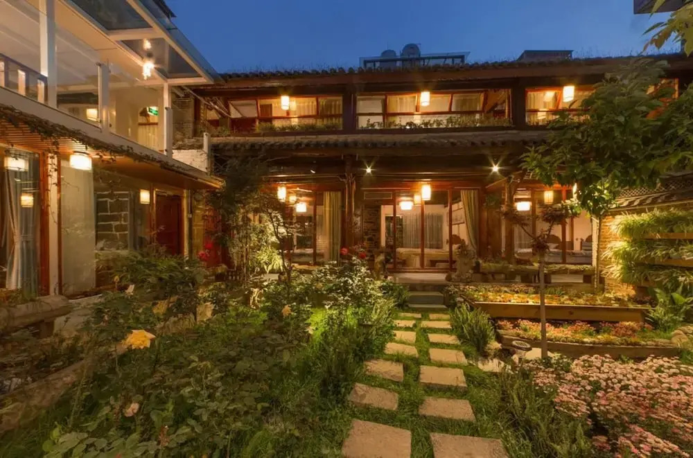 Colorful Flower Guesthouse