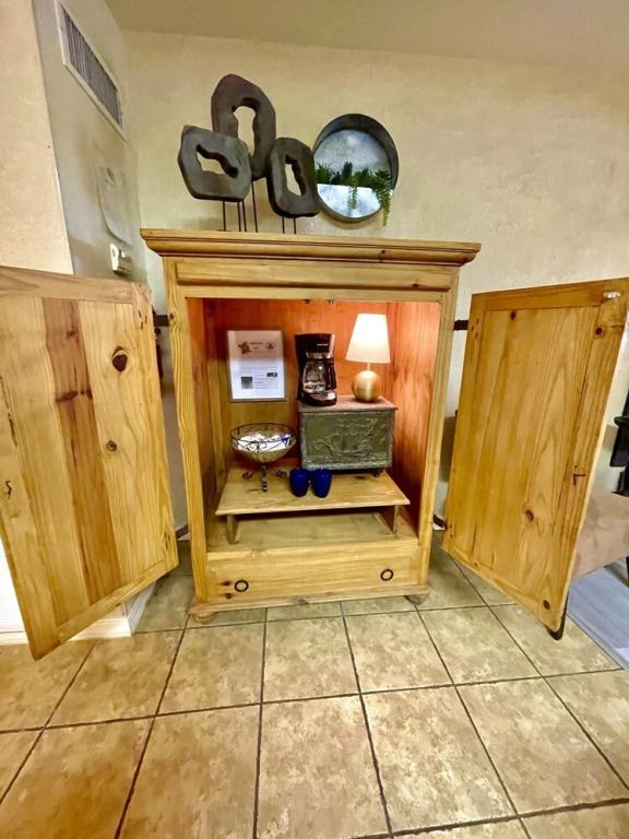 Mountain Harbor studio on Lake Ouachita