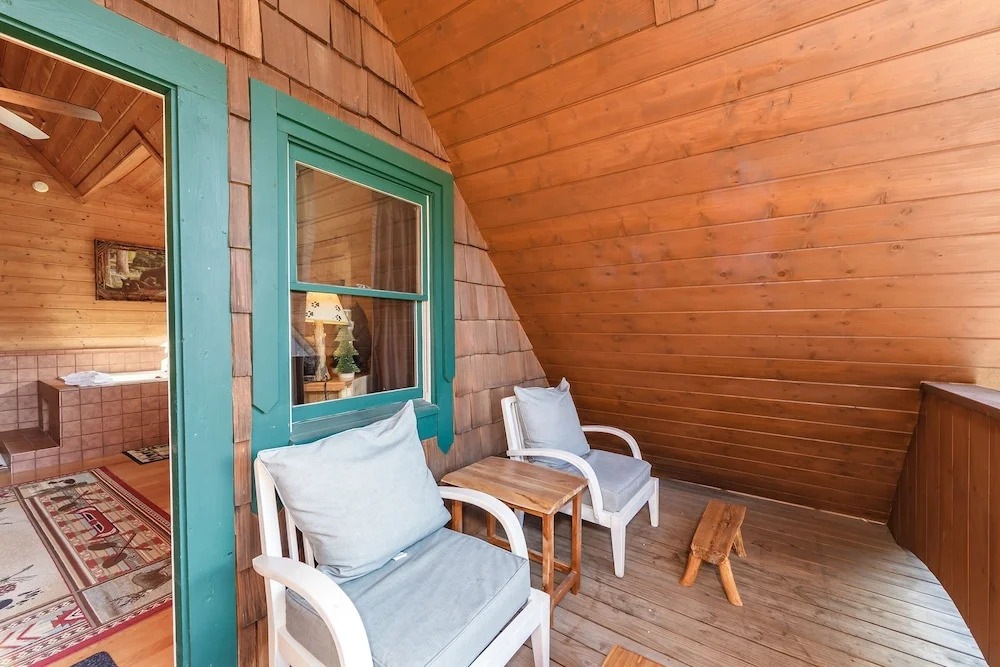 Something Extra 2 Bedroom Cabin by RedAwning