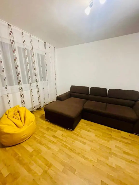 Big Modern Apartment Quiet area near Spitalul Judetean AS6