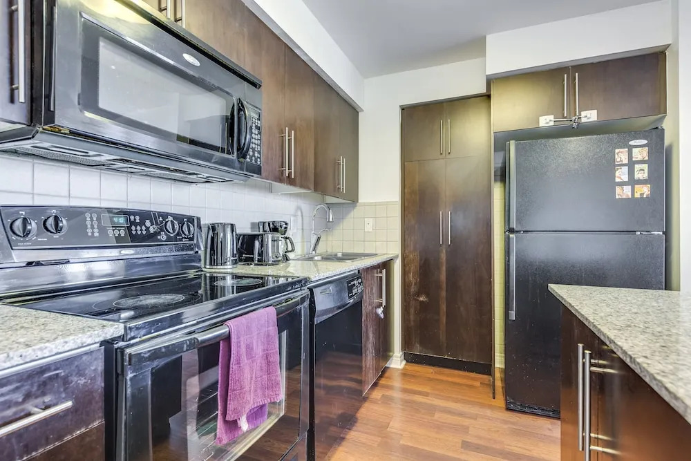 Newly Decorated 2BR Executive Suite - Great View