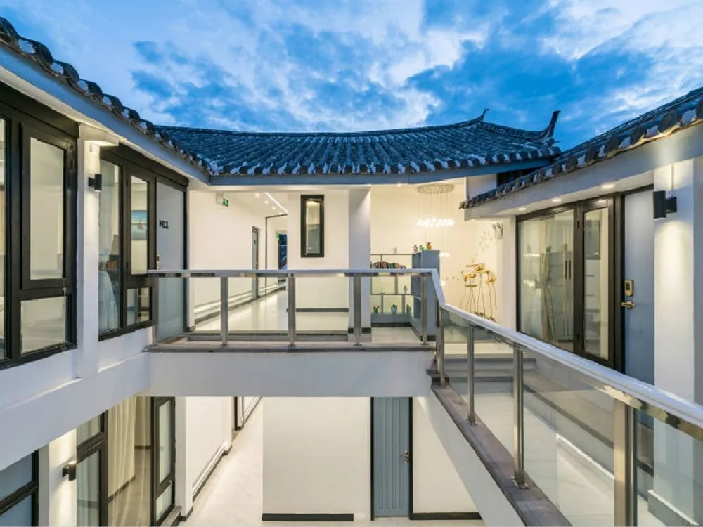 Wuhua Yishu INS Inn Lijiang