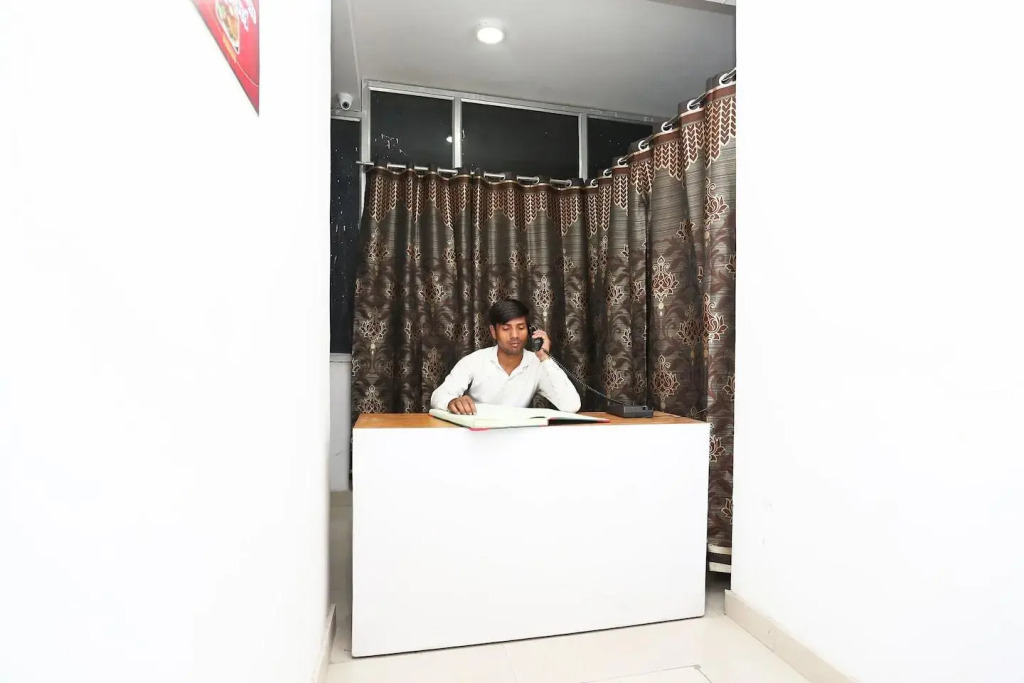 OYO 40010 Mannat Residency