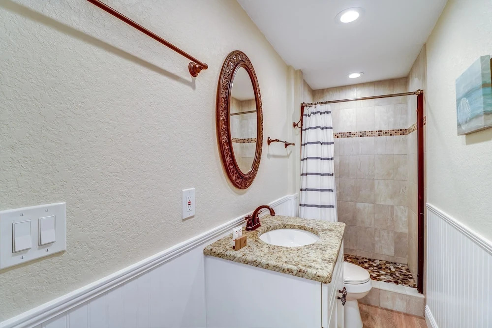 New Listing! Spacious Haven W/ Pool & Hot Tub 5 Bedroom Home