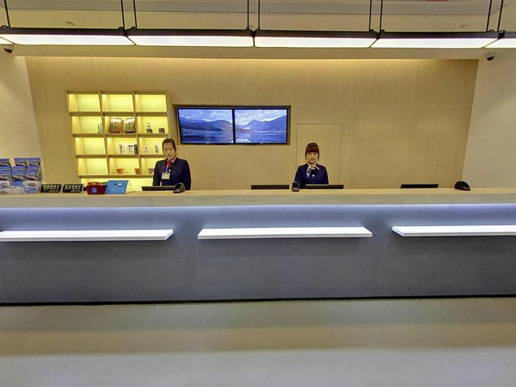 Hanting Hotel Shanghai Guilin Road Subway Station