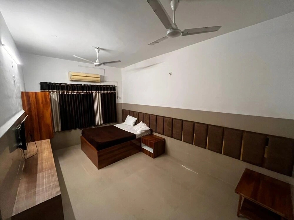 Hotel Crazy Home And Resort
