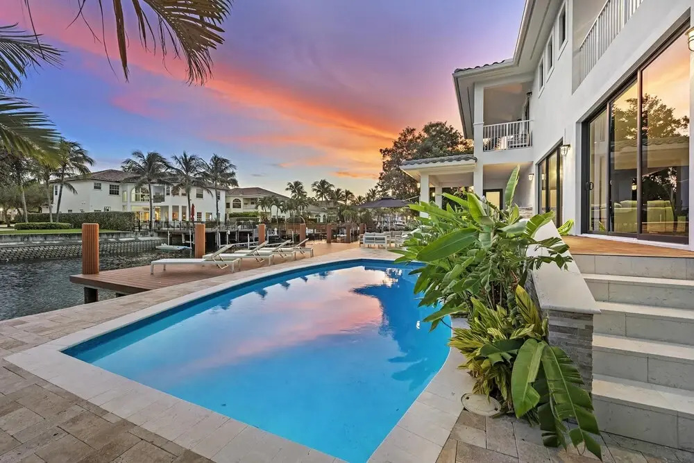 Waterfront Villa in Hollywood! Heated Pool and Game room