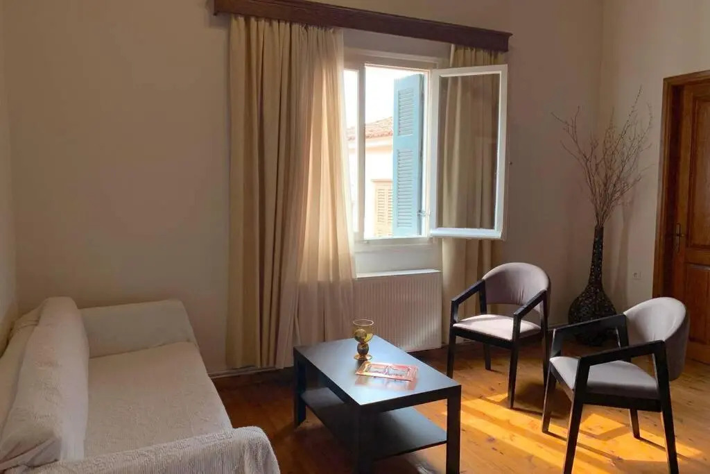 Anassa House