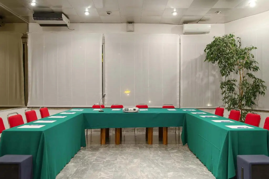 Mini Palace Hotel