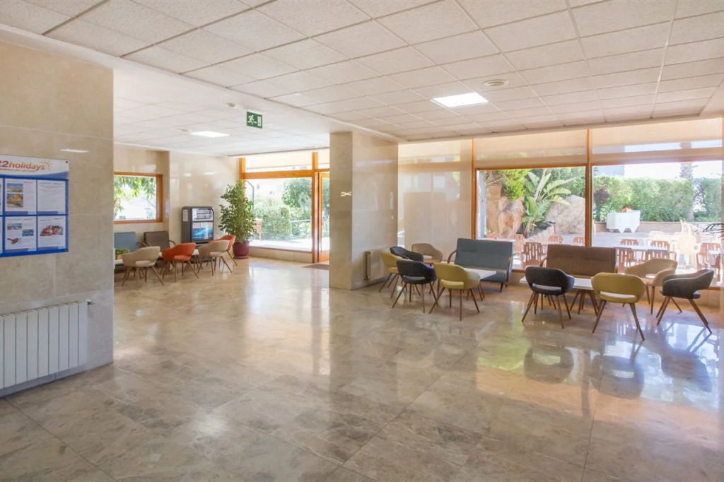 Apartamentos La Era Park