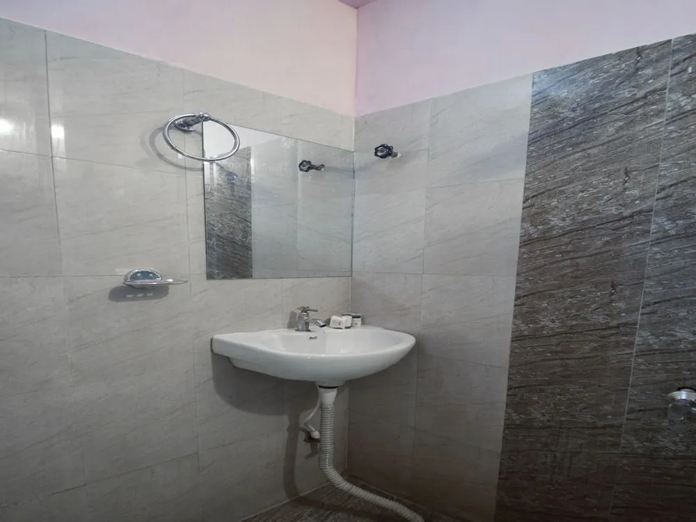 OYO 11966 Grand Euro Park Hotel
