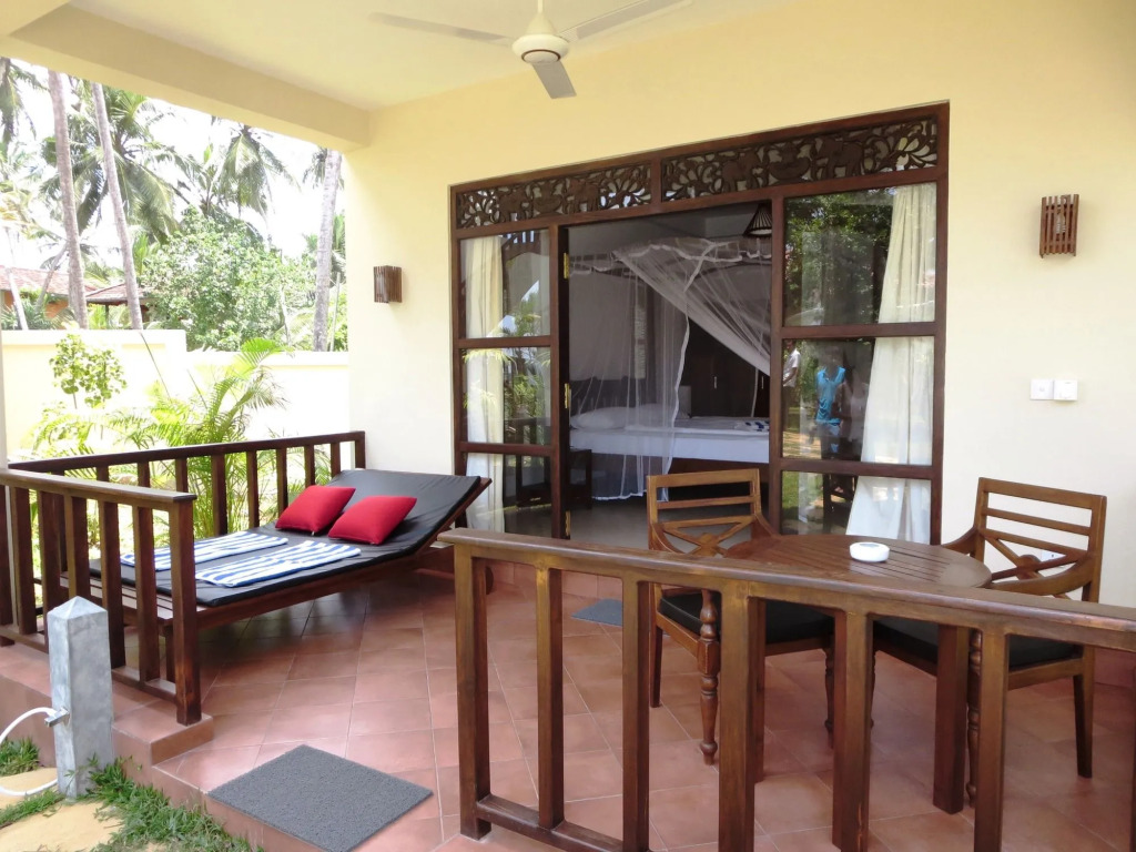 Lanka Beach Boutique Bungalows & Grand Villa
