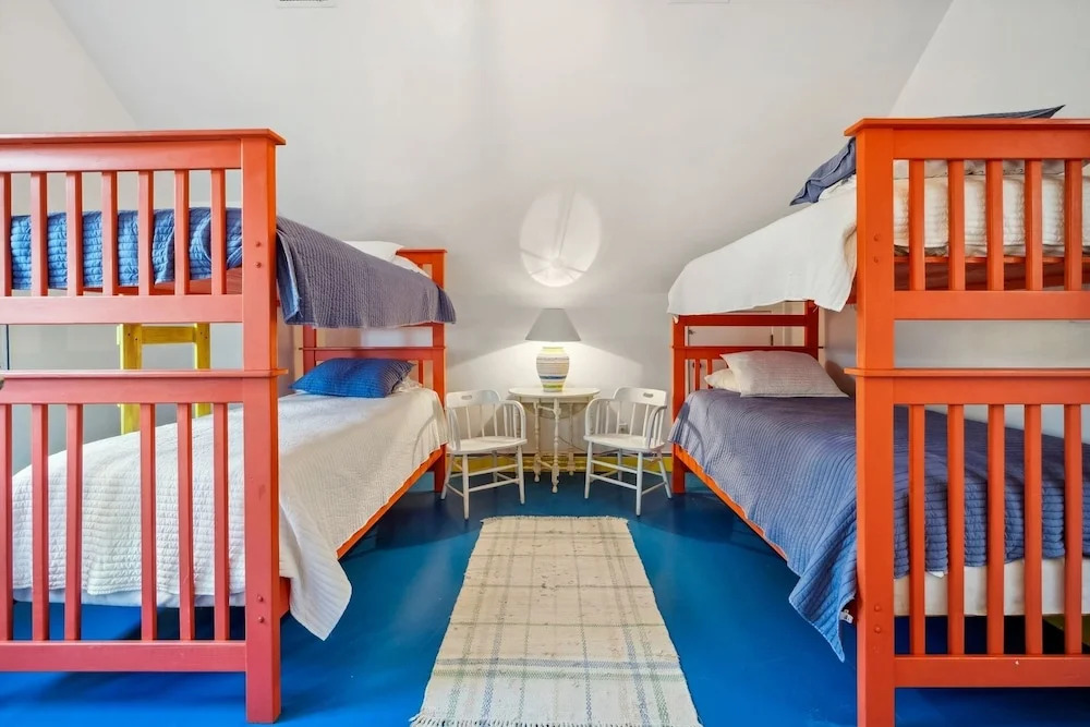 This Vibrant Family Home Features 8 Bedrooms, And 8 Bathrooms, Ocean And Creek Views Home by Peace Vacations
