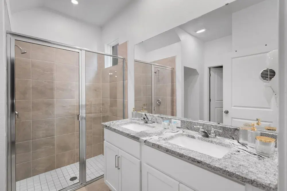Chic 6 Bedroom Solara Home Pool and Themed Rooms