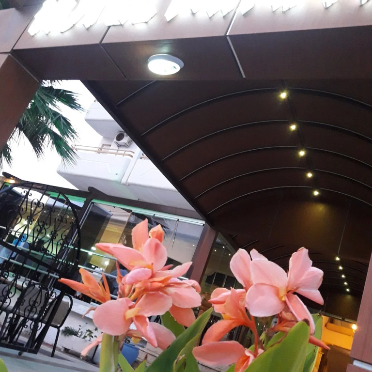 Minay Hotel