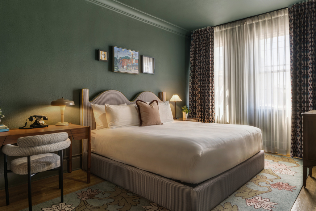 MarQueen Hotel - NEWLY RENOVATED