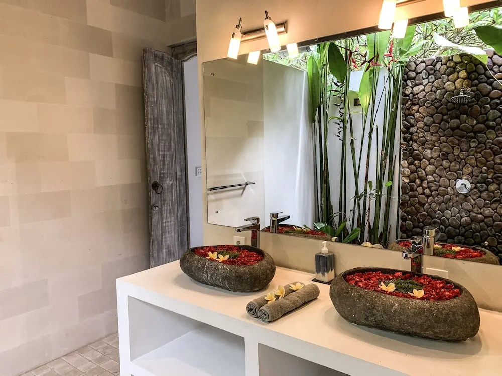 Villa Bodhi Kulture - Huge 5 BR Luxury Villa for families and groups in Canggu - Bali
