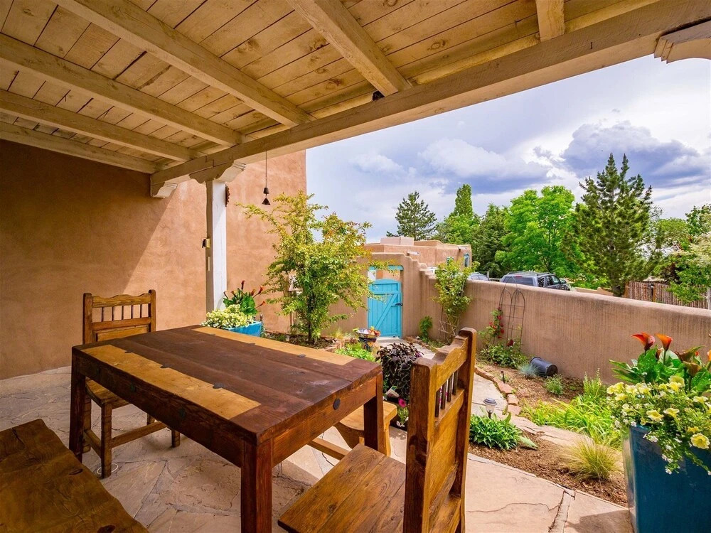 Wisteria - Delightful Updated Family Home, Seven Blocks to the Plaza