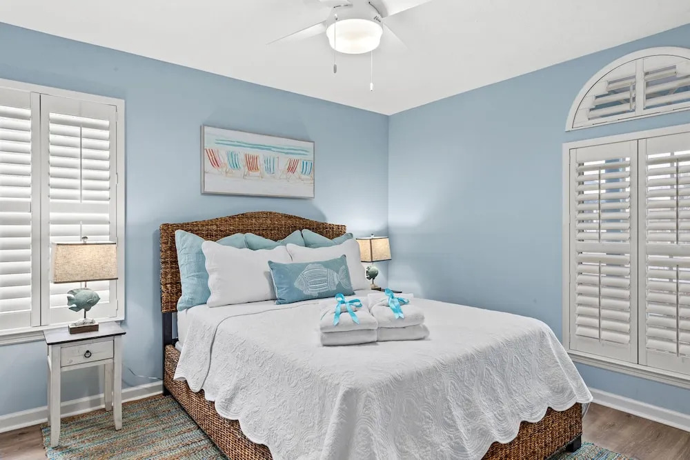 Sunshine House! 3BR 2BA Sleeps 9! Your Perfect Retreat for Comfort and Style