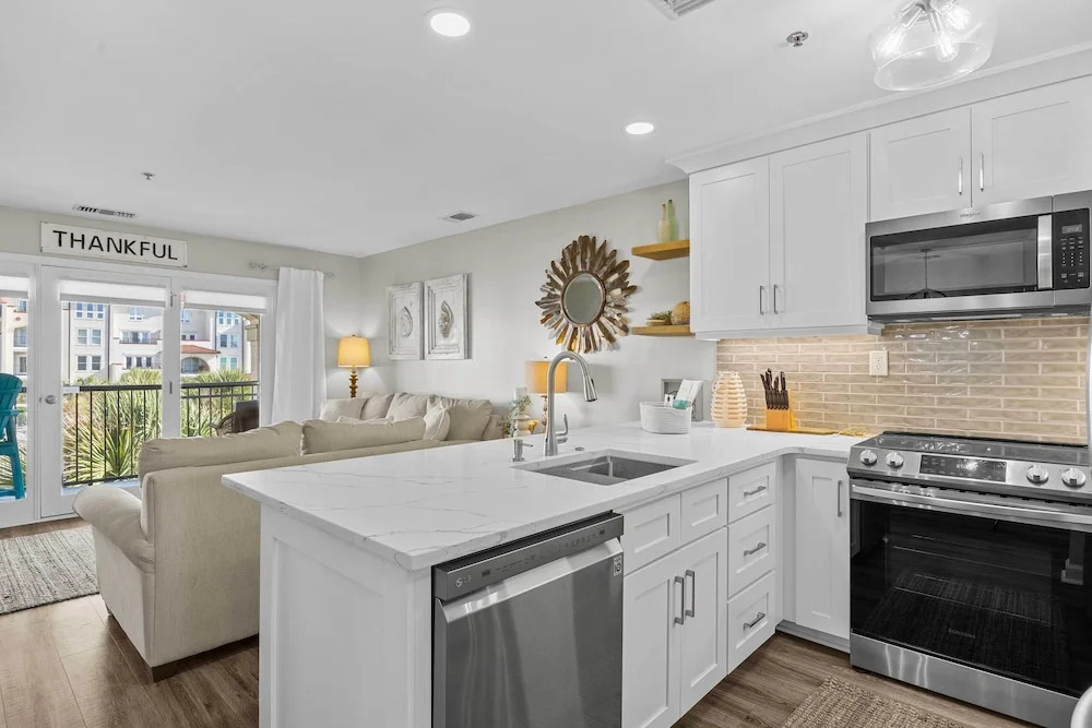 Villa Capriani Condo w/ Direct Beach Access
