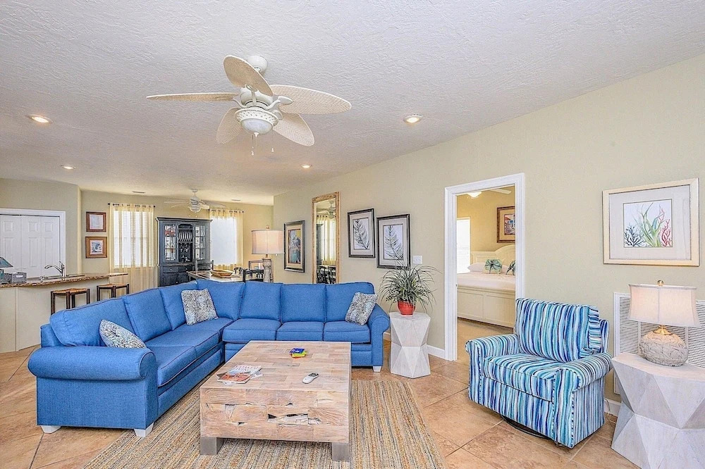 New Listing! Points Of View , Steps To Beach 6 Bedroom Home