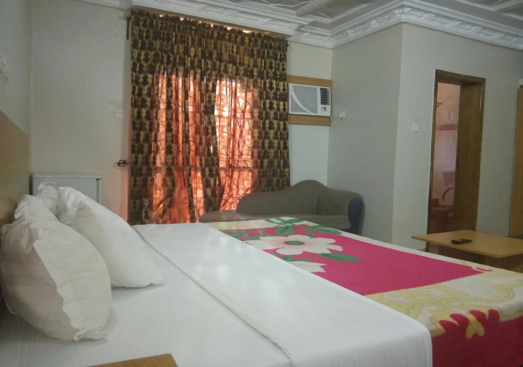 Serob Hotels