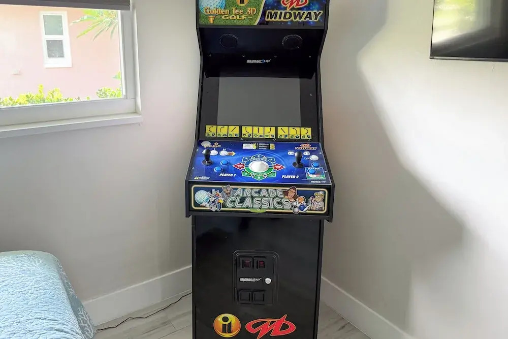Outdoor Entertainment Oasis: Cape Coral Home