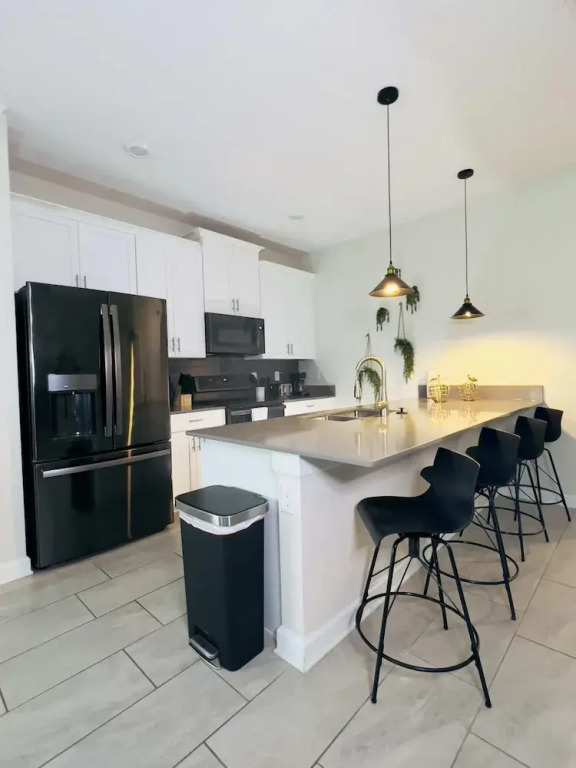 Charming two themed bedrooms townhome near Disney