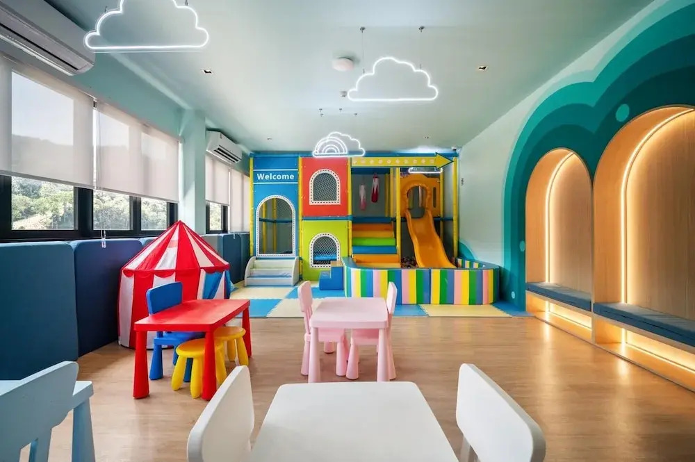 Wyndham Gardens 1321 Studio, 1min to Naithon Beach