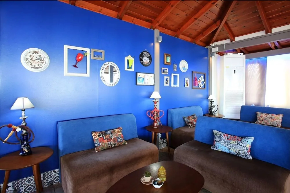 Theodosia apt Swim sunbathe beachfront